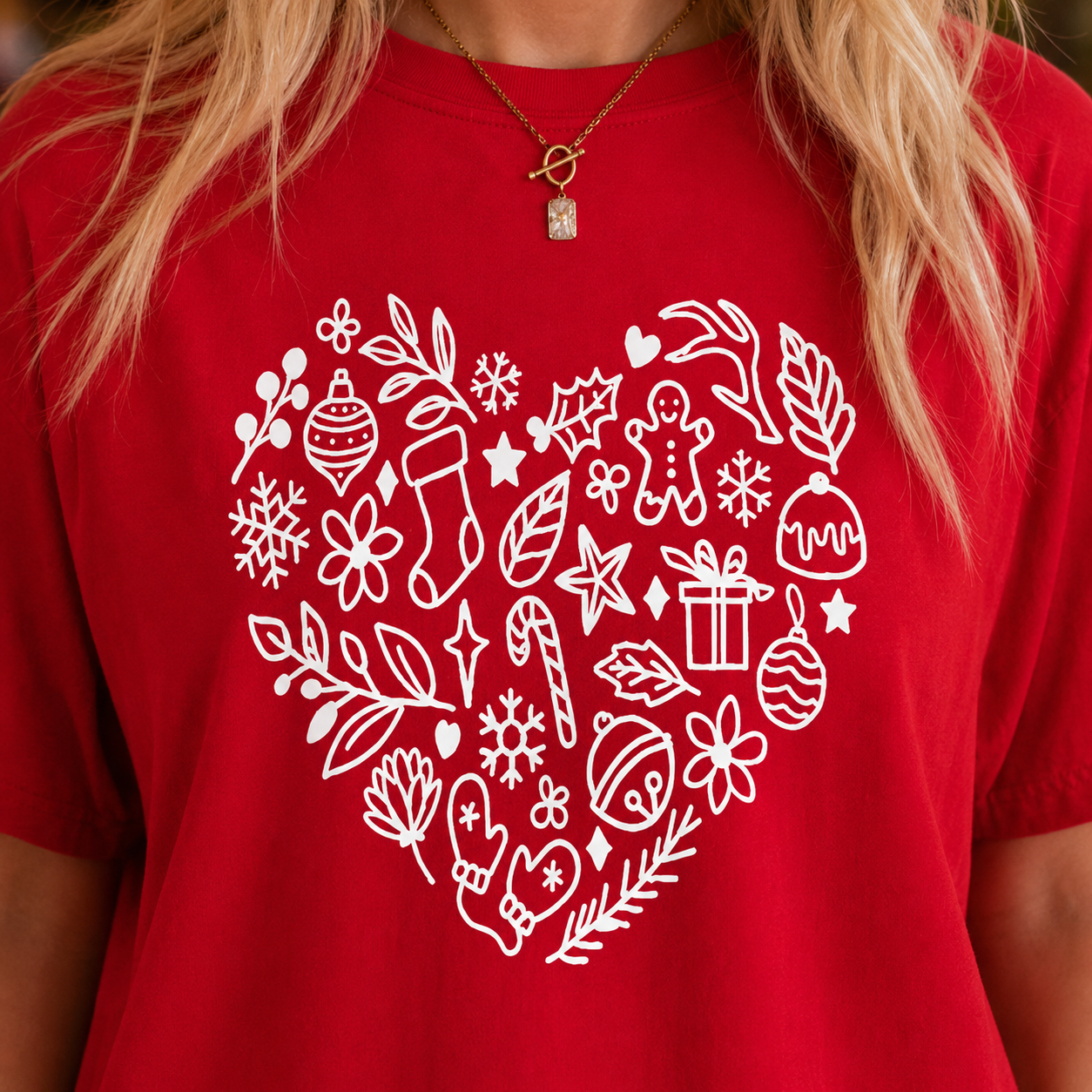 Christmas Heart Graphic T-Shirt – Cozy & Festive Holiday Tee